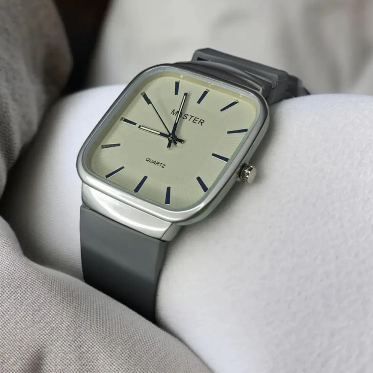 Master Quartz Watch For Men's