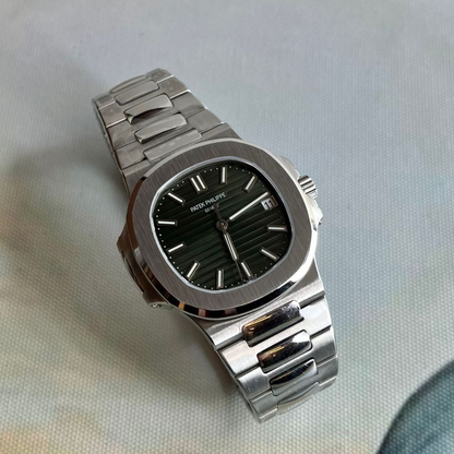 Patek Philippe Nautilus – Silver Chain Black & White Dial