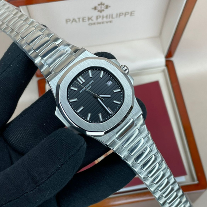 Patek Philippe Nautilus – Silver Chain Black & White Dial