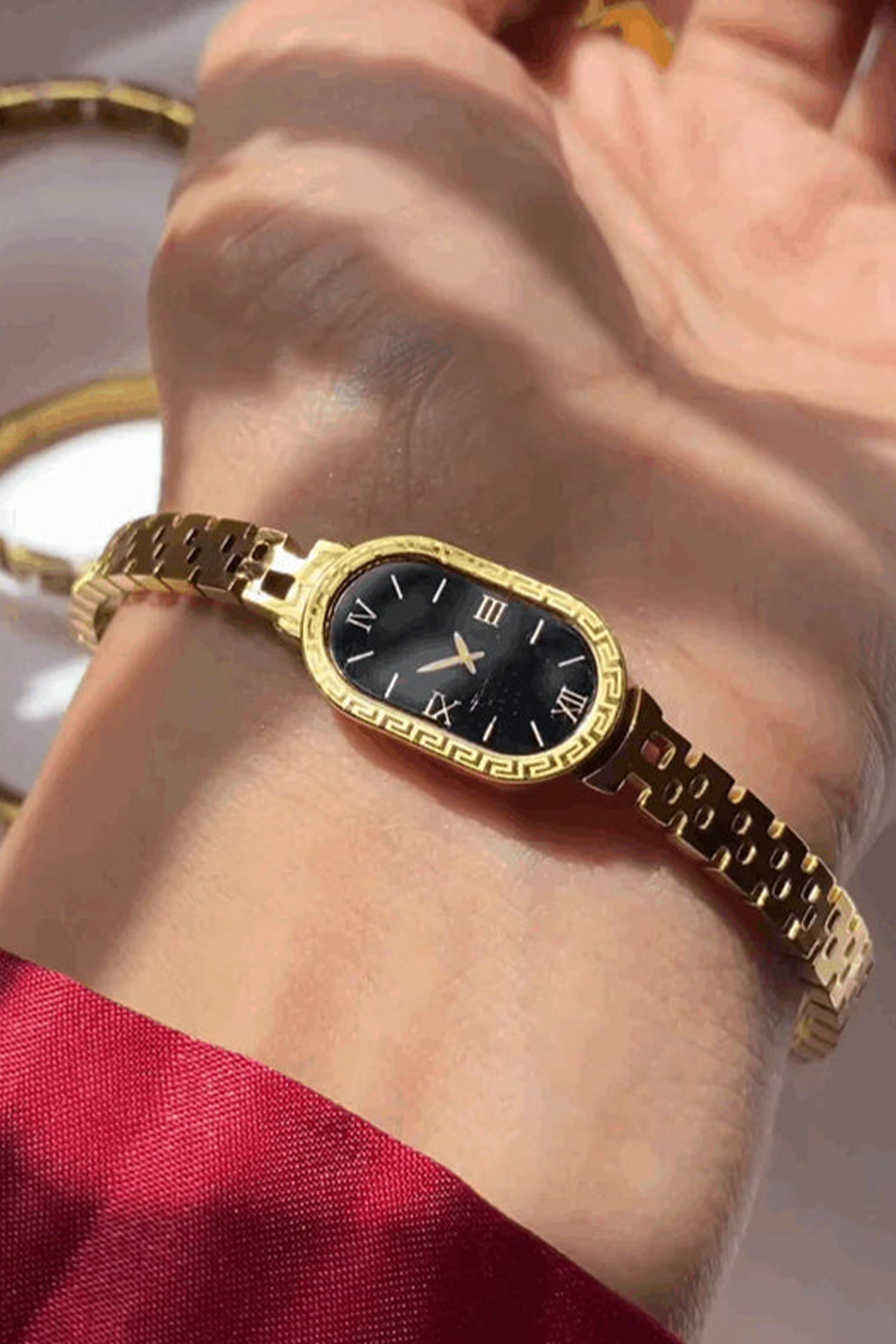 Bracelet Watch-Style Golden